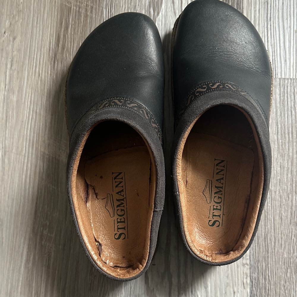 Stegmann Black Leather Women's Mules